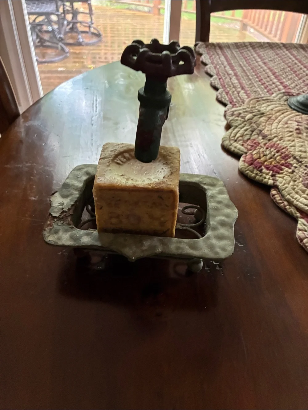 Vintage-Style Metal Soap Dish with Green Faucet Handle